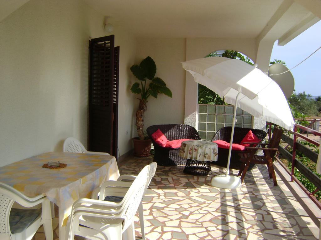 Apartments Radulovic Biograd Na Moru Camera foto